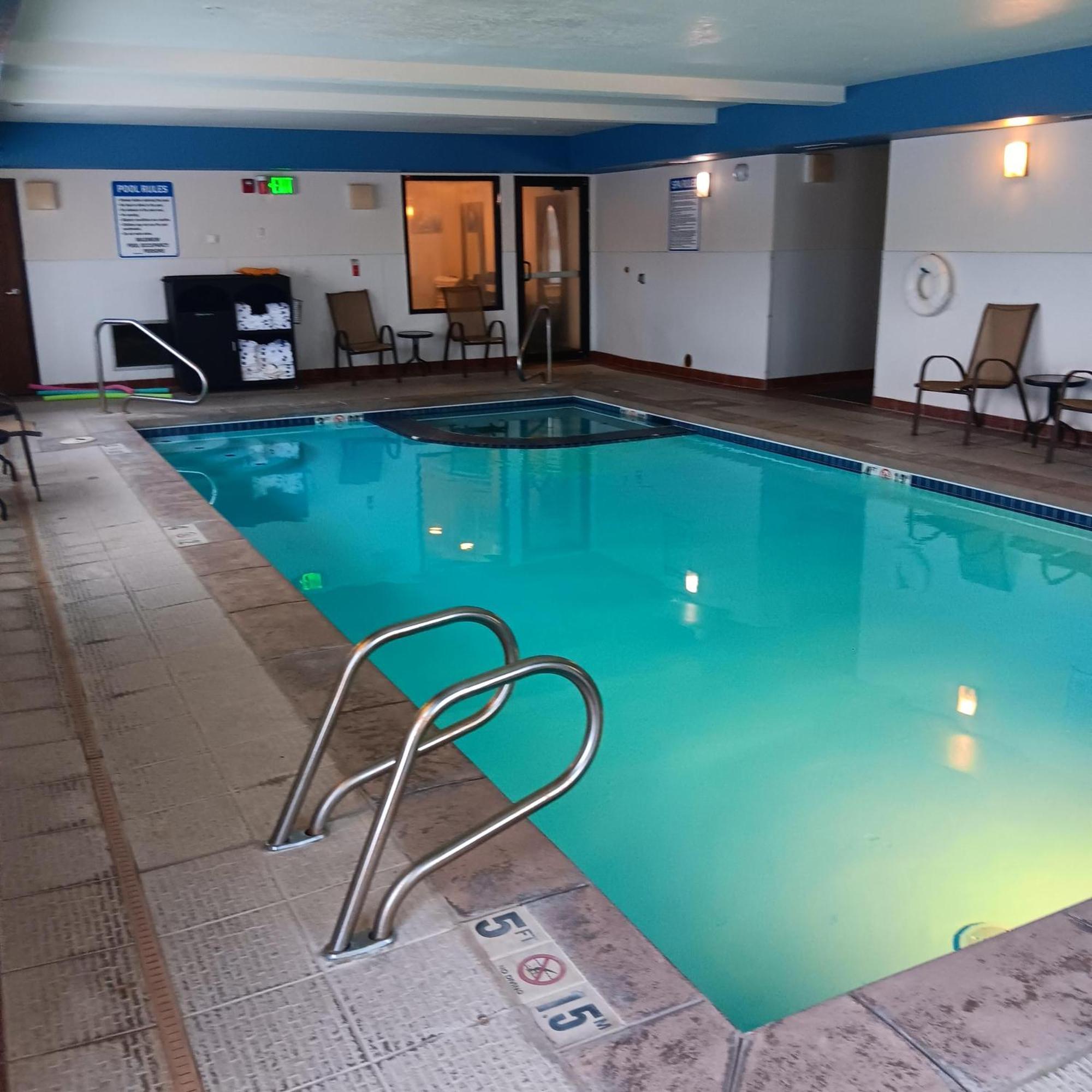 Comfort Inn & Suites Стерлинг Экстерьер фото
